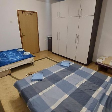 Mini Hill Apartment Sarajevo Bagian luar foto
