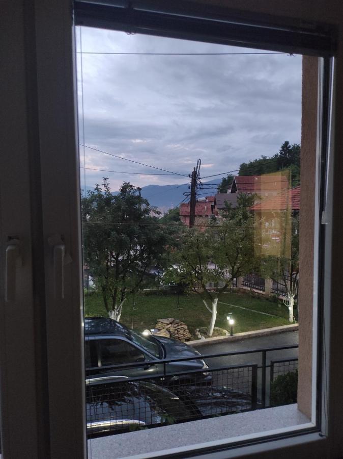 Mini Hill Apartment Sarajevo Bagian luar foto