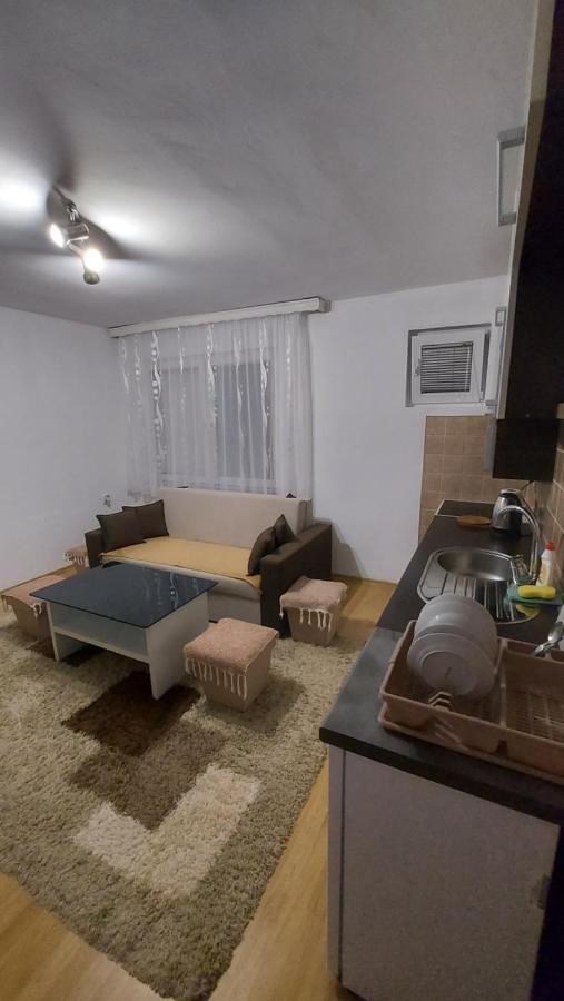 Mini Hill Apartment Sarajevo Bagian luar foto