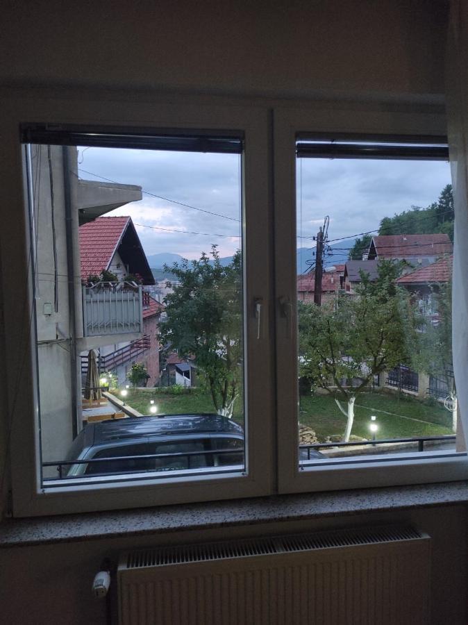 Mini Hill Apartment Sarajevo Bagian luar foto